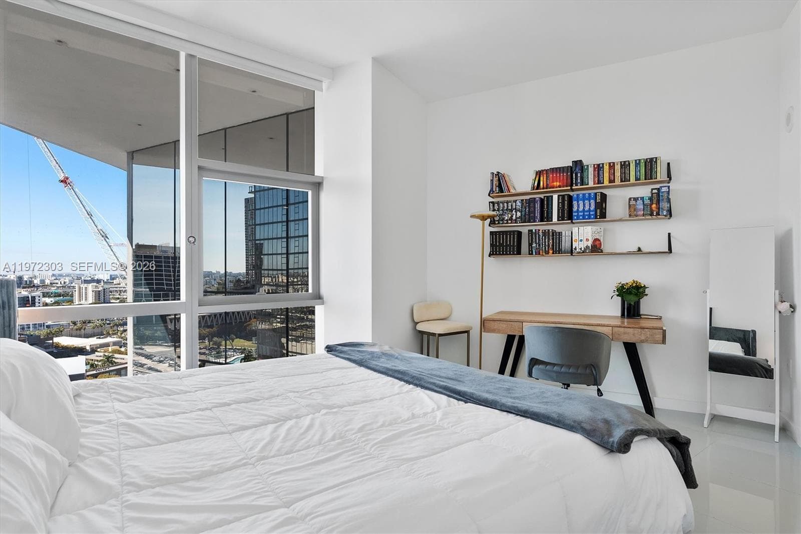 851 NE 1st Ave # 1712, Miami FL 33132 — 41