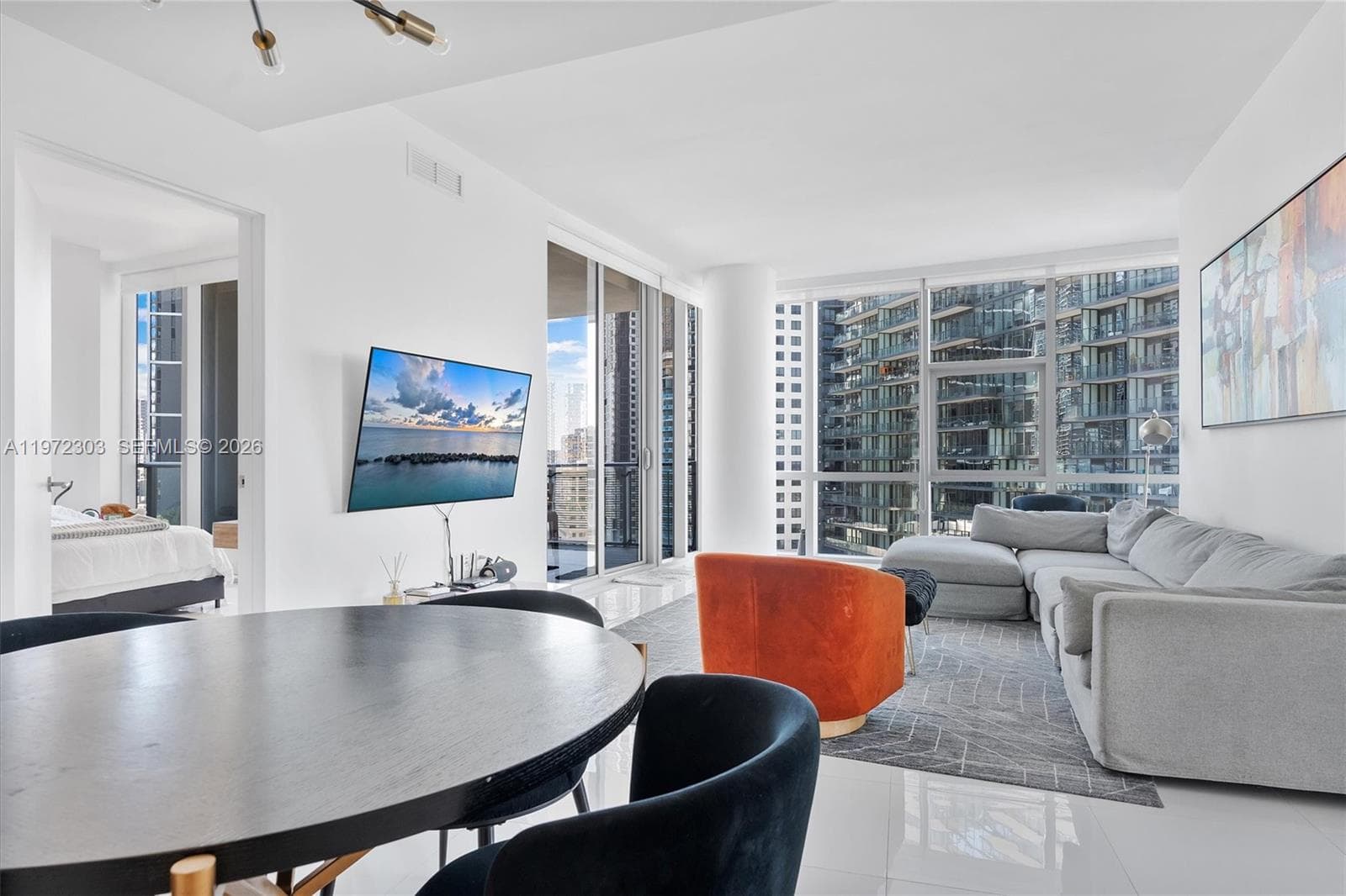 851 NE 1st Ave # 1712, Miami FL 33132 — 18