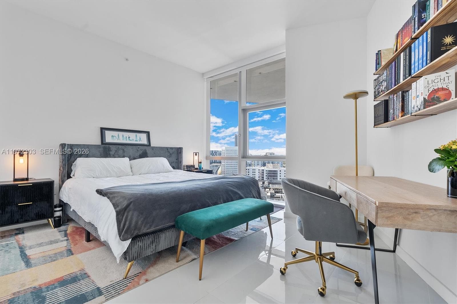 851 NE 1st Ave # 1712, Miami FL 33132 — 40