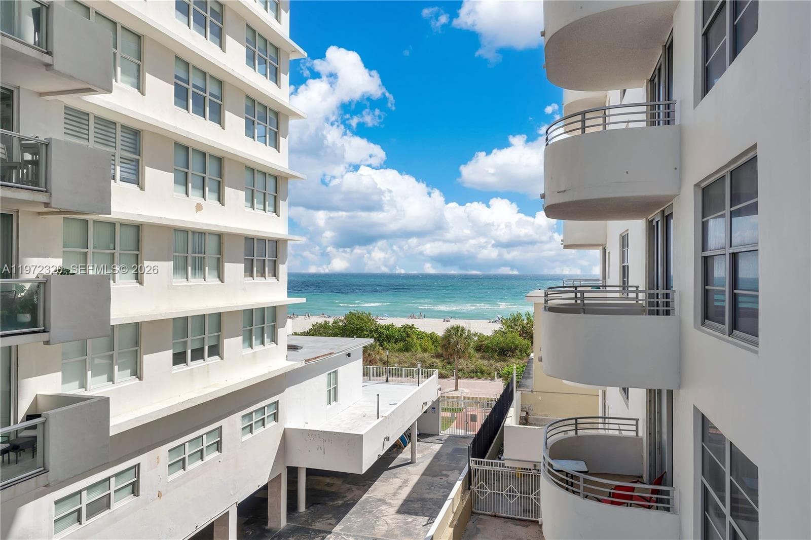5555 Collins Ave # 5B, Miami Beach FL 33140 — 1