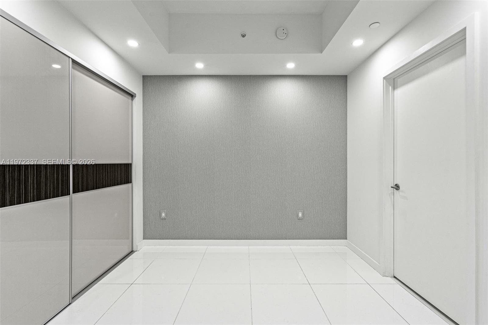 851 NE 1st Ave # 1506, Miami FL 33132 — 13