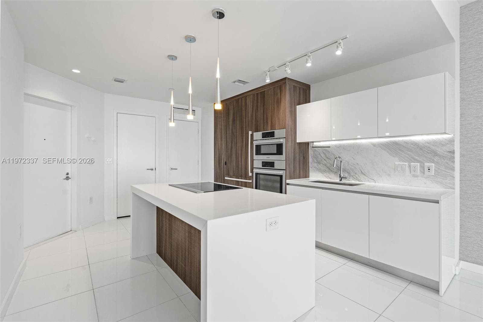 851 NE 1st Ave # 1506, Miami FL 33132 — 7