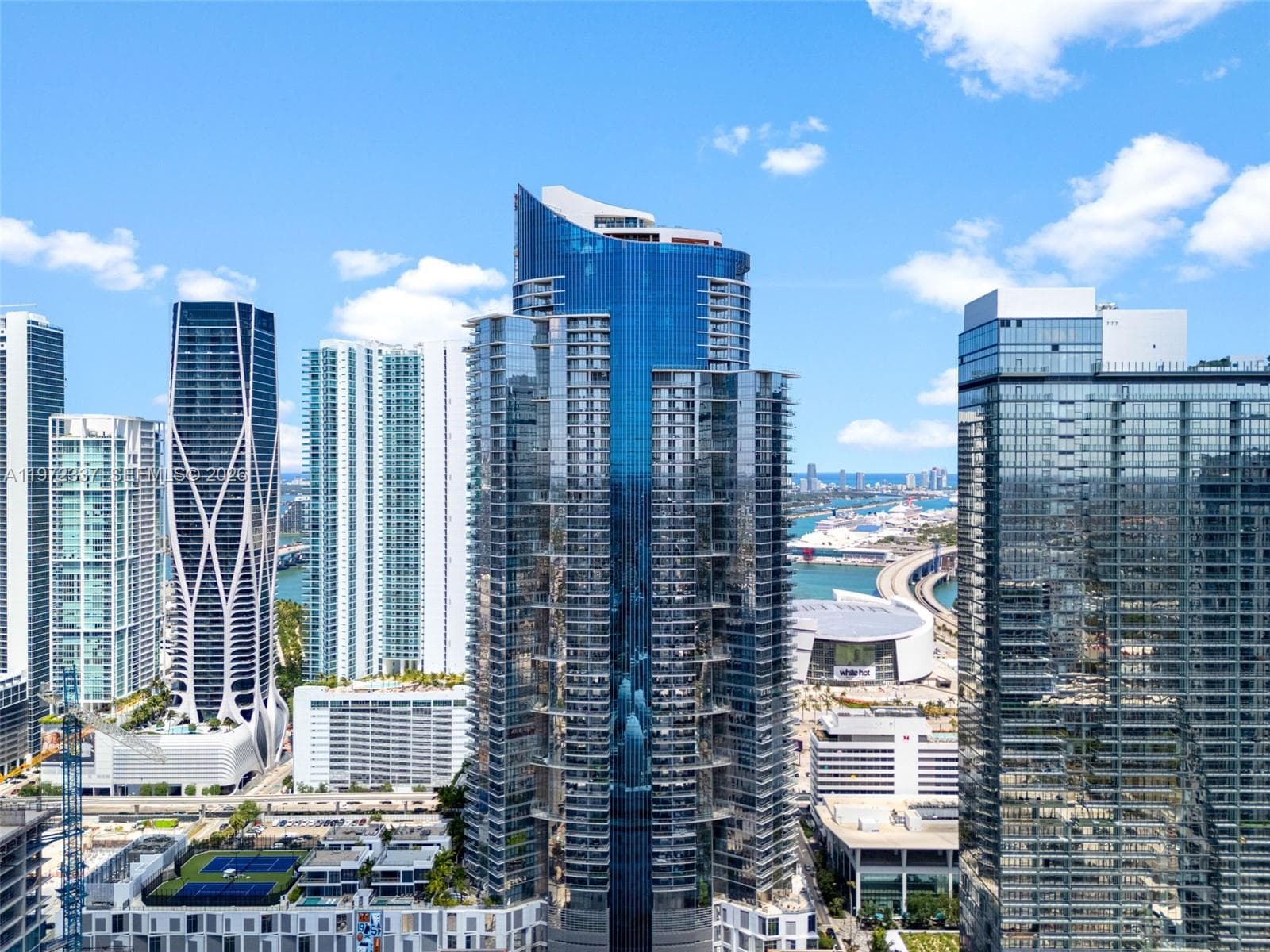 851 NE 1st Ave # 1506, Miami FL 33132 — 32