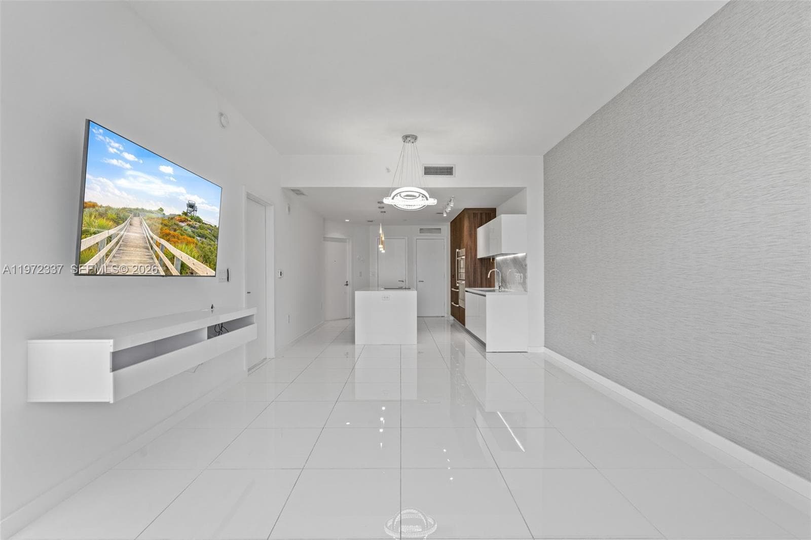 851 NE 1st Ave # 1506, Miami FL 33132 — 10