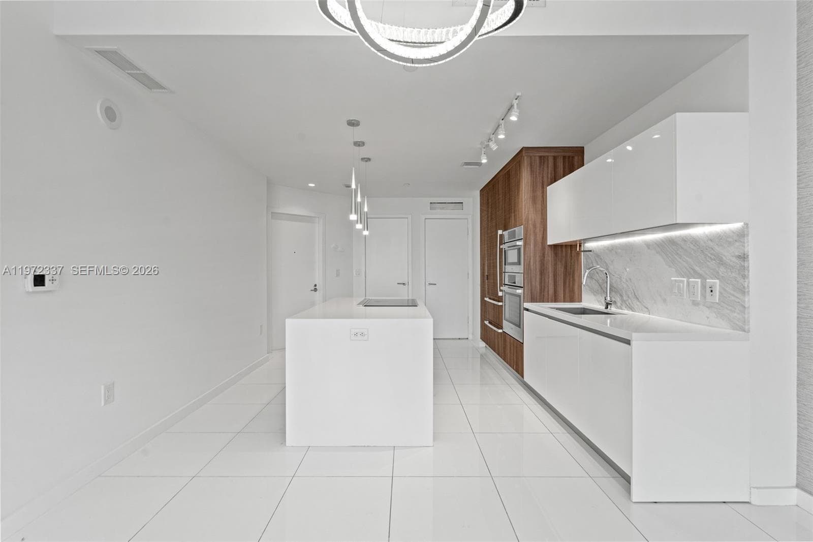 851 NE 1st Ave # 1506, Miami FL 33132 — 8
