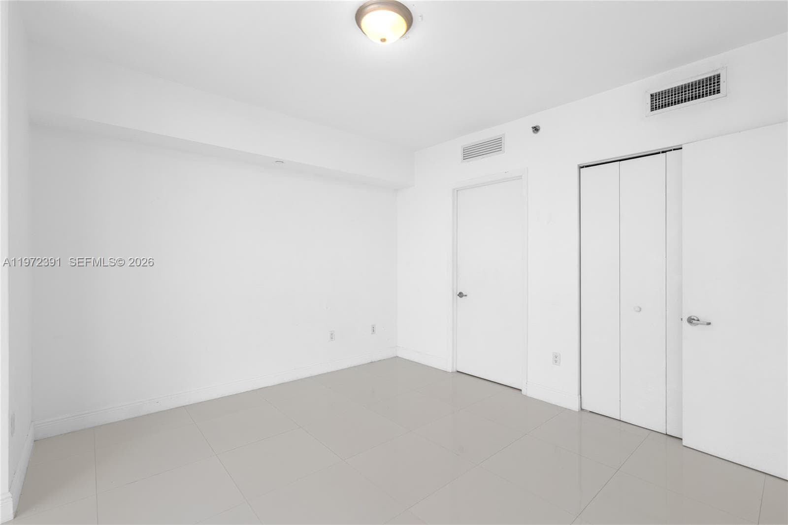 495 Brickell Ave # 4705, Miami FL 33131 — 23