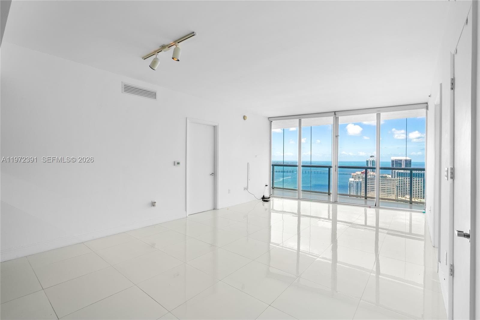 495 Brickell Ave # 4705, Miami FL 33131 — 17
