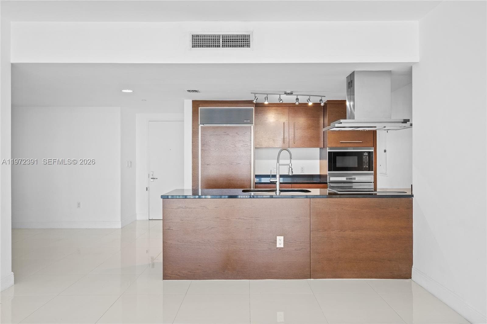 495 Brickell Ave # 4705, Miami FL 33131 — 20