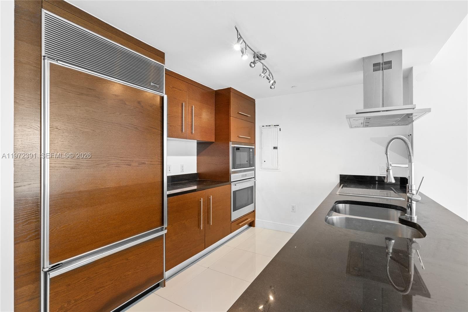 495 Brickell Ave # 4705, Miami FL 33131 — 18