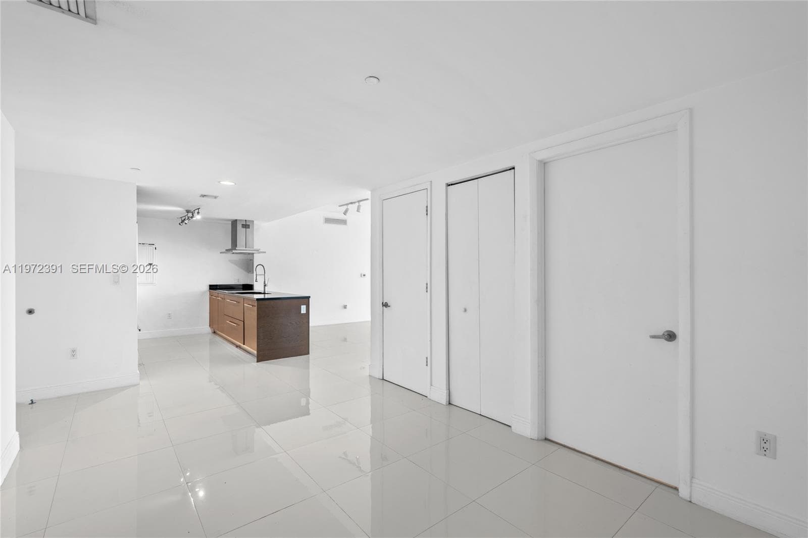 495 Brickell Ave # 4705, Miami FL 33131 — 8