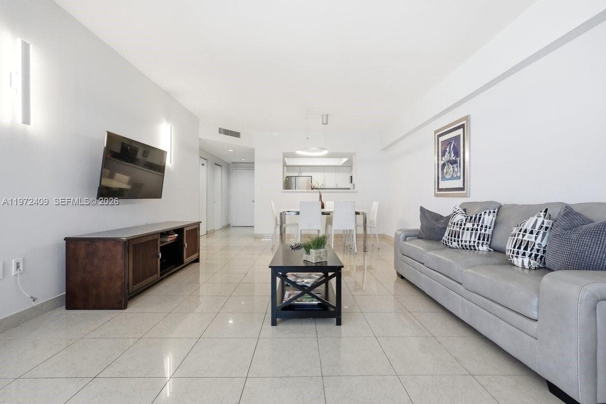 17375 Collins Ave # 1506, Sunny Isles Beach FL 33160 — 19