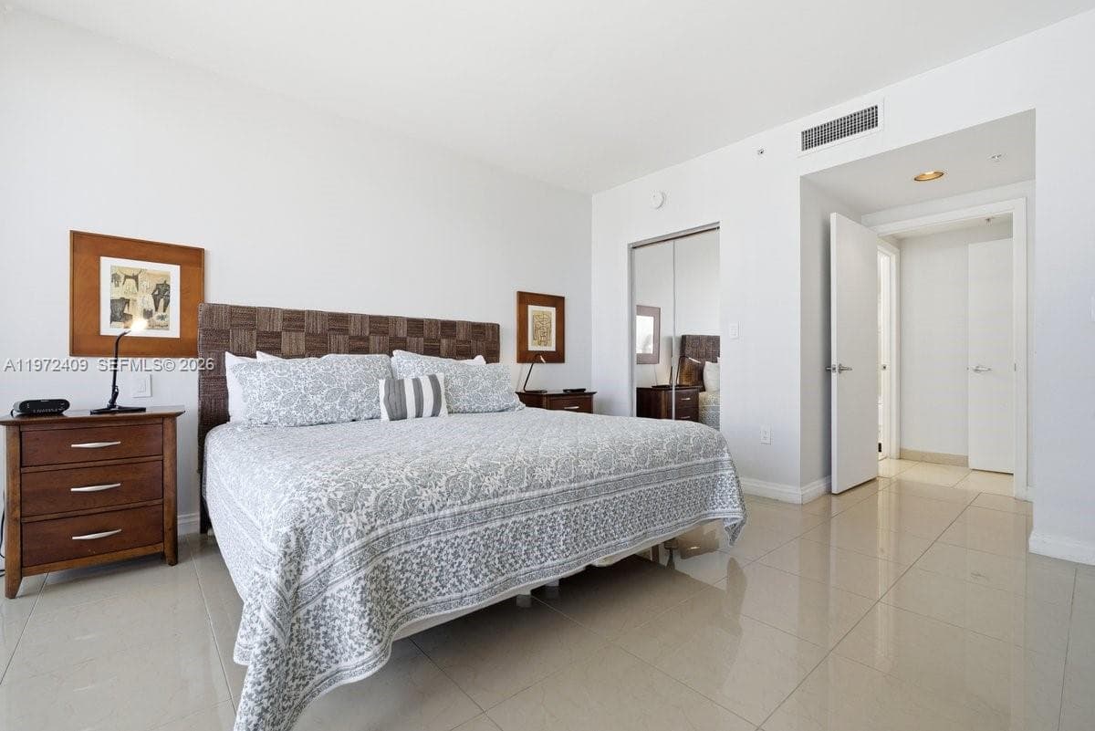 17375 Collins Ave # 1506, Sunny Isles Beach FL 33160 — 25