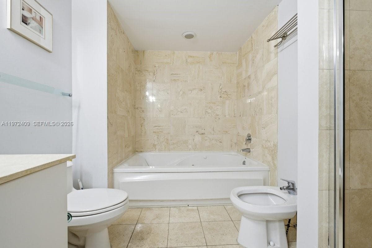 17375 Collins Ave # 1506, Sunny Isles Beach FL 33160 — 21