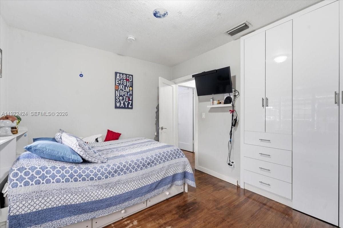 511 E 27th St, Hialeah FL 33013 — 12