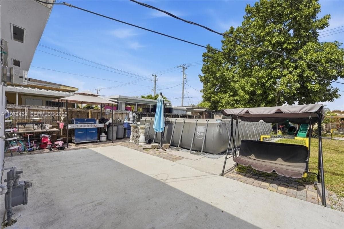 511 E 27th St, Hialeah FL 33013 — 22