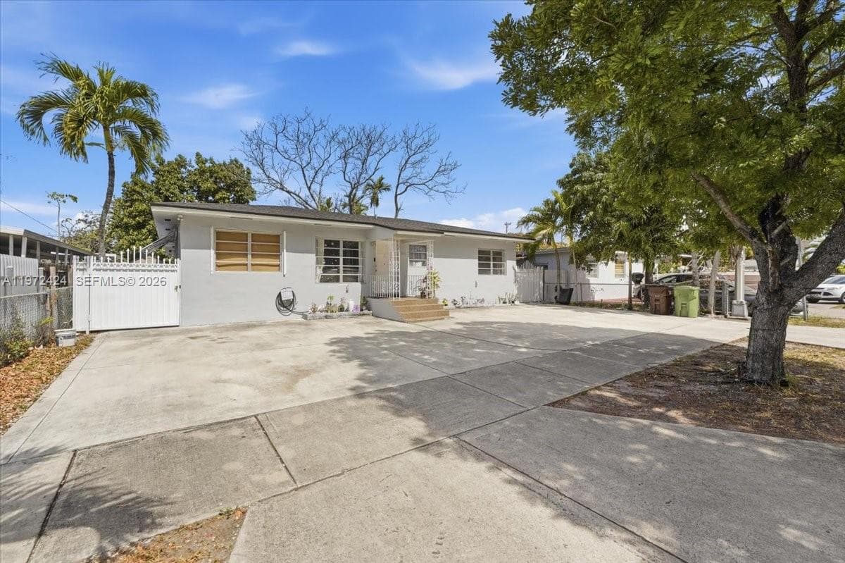 511 E 27th St, Hialeah FL 33013 — 3