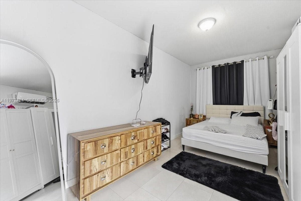 511 E 27th St, Hialeah FL 33013 — 15
