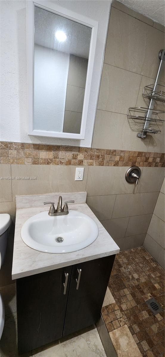 1490/1492 NW 38th St, Miami FL 33142 — 26