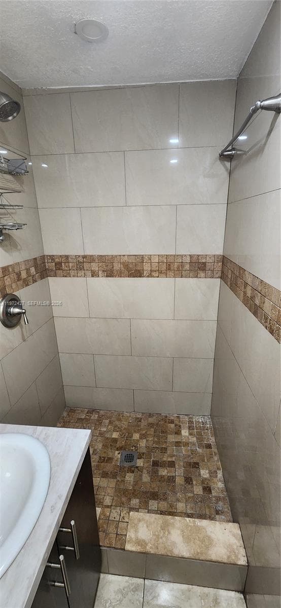 1490/1492 NW 38th St, Miami FL 33142 — 25