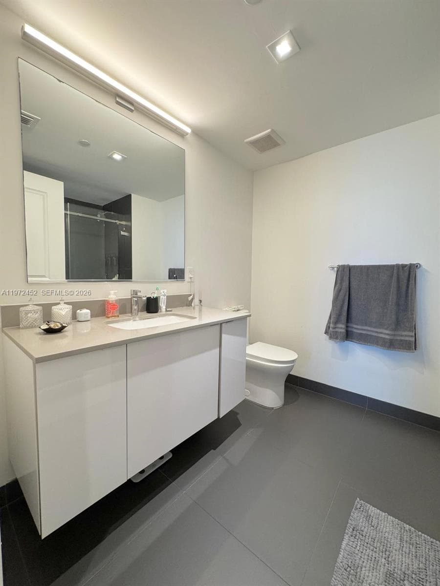 1600 NE 1st Ave # 1014, Miami FL 33132 — 16
