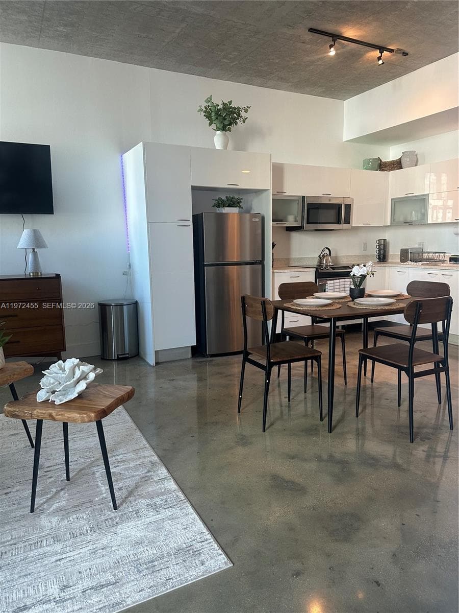 133 NE 2nd Ave # 1007, Miami FL 33132 — 16