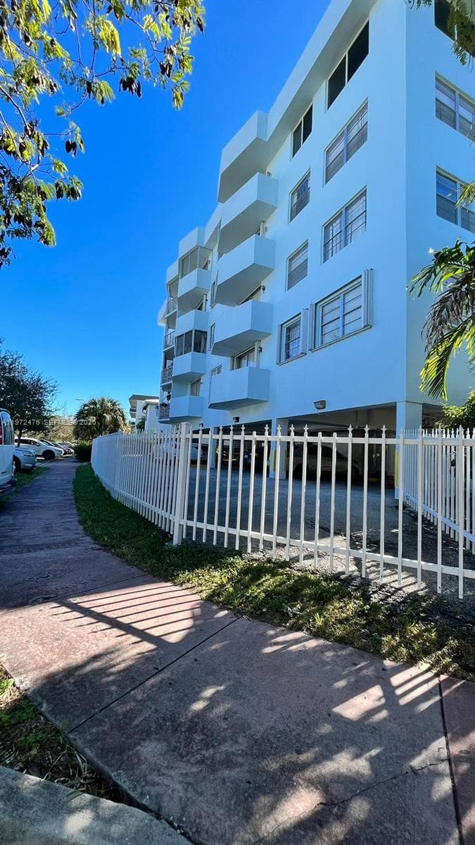 1990 Marseille Dr # 407, Miami Beach FL 33141 — 11