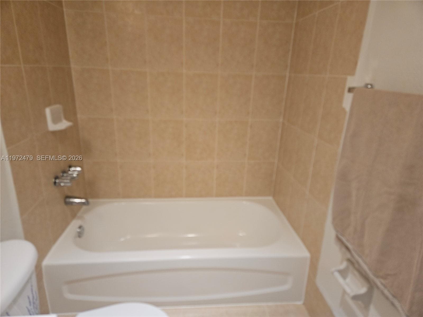 4550 NW 9th St # 704E, Miami FL 33126 — 3