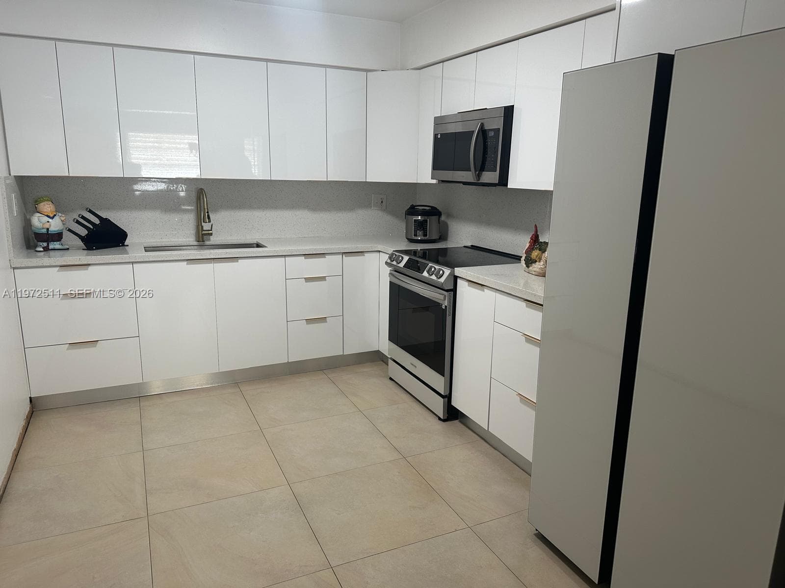 1720 SW 87th Ave, Miami FL 33165 — 2