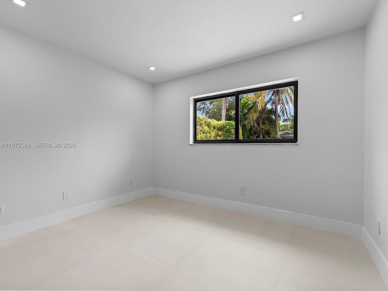 1221 Biarritz Dr, Miami Beach FL 33141 — 27