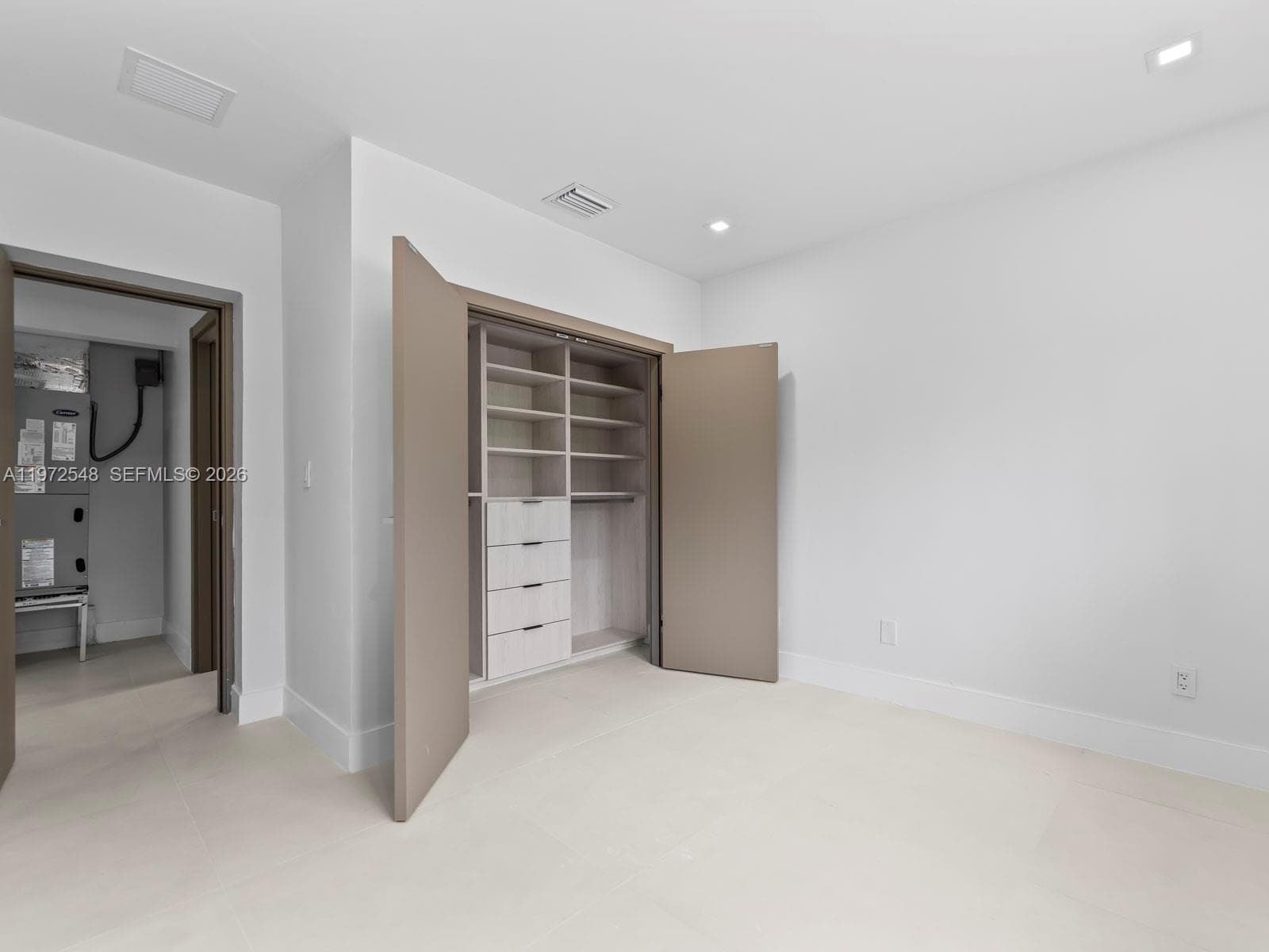 1221 Biarritz Dr, Miami Beach FL 33141 — 28