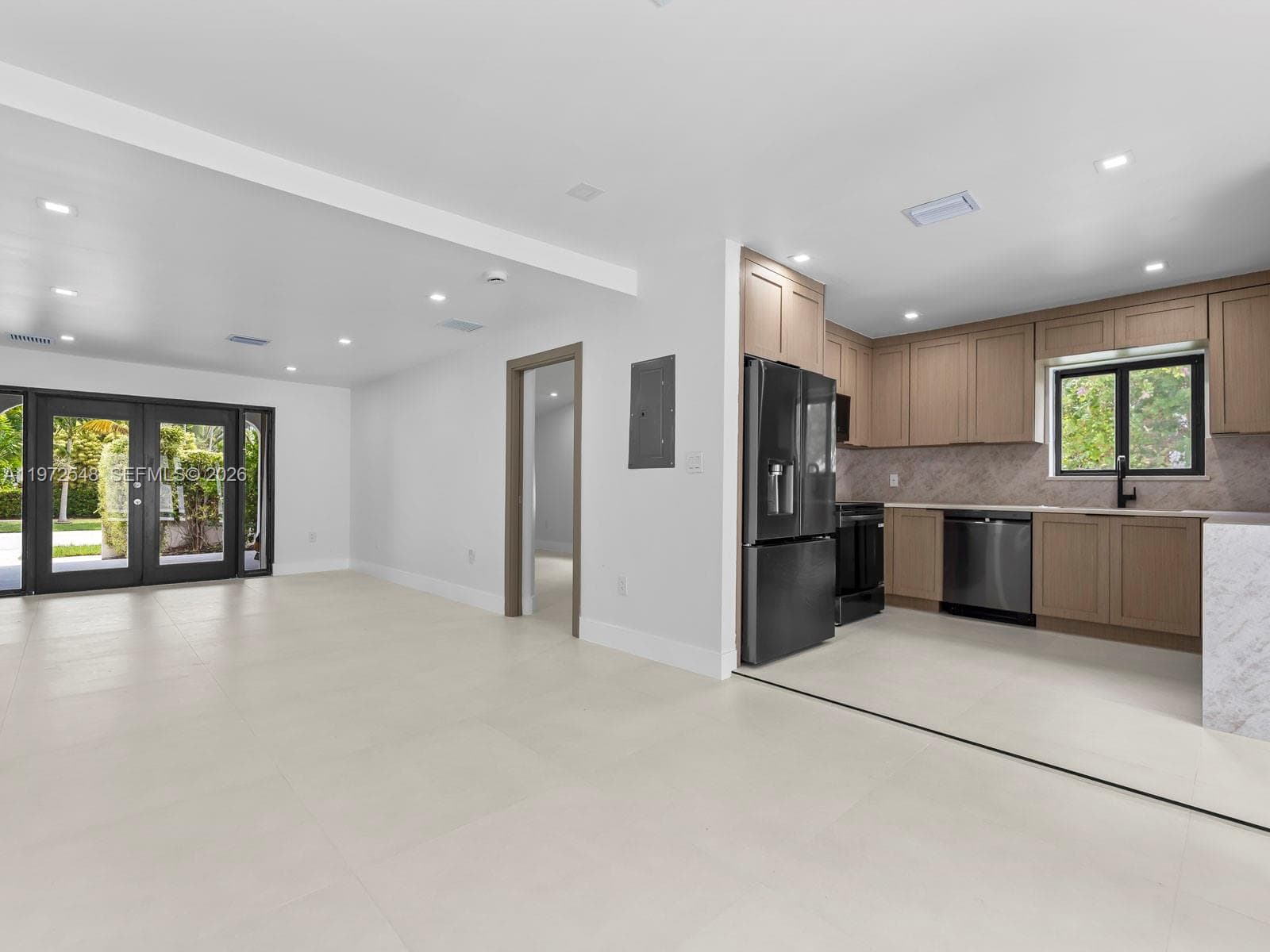 1221 Biarritz Dr, Miami Beach FL 33141 — 5