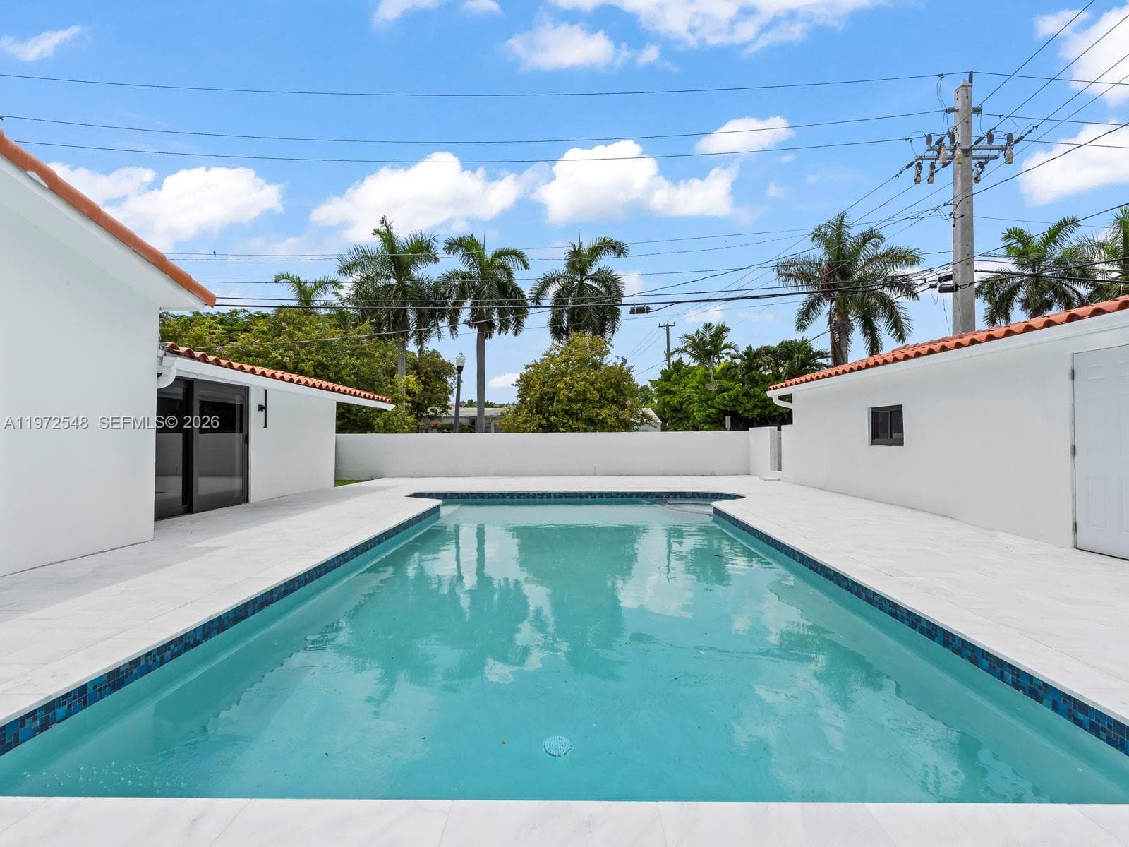 1221 Biarritz Dr, Miami Beach FL 33141 — 35