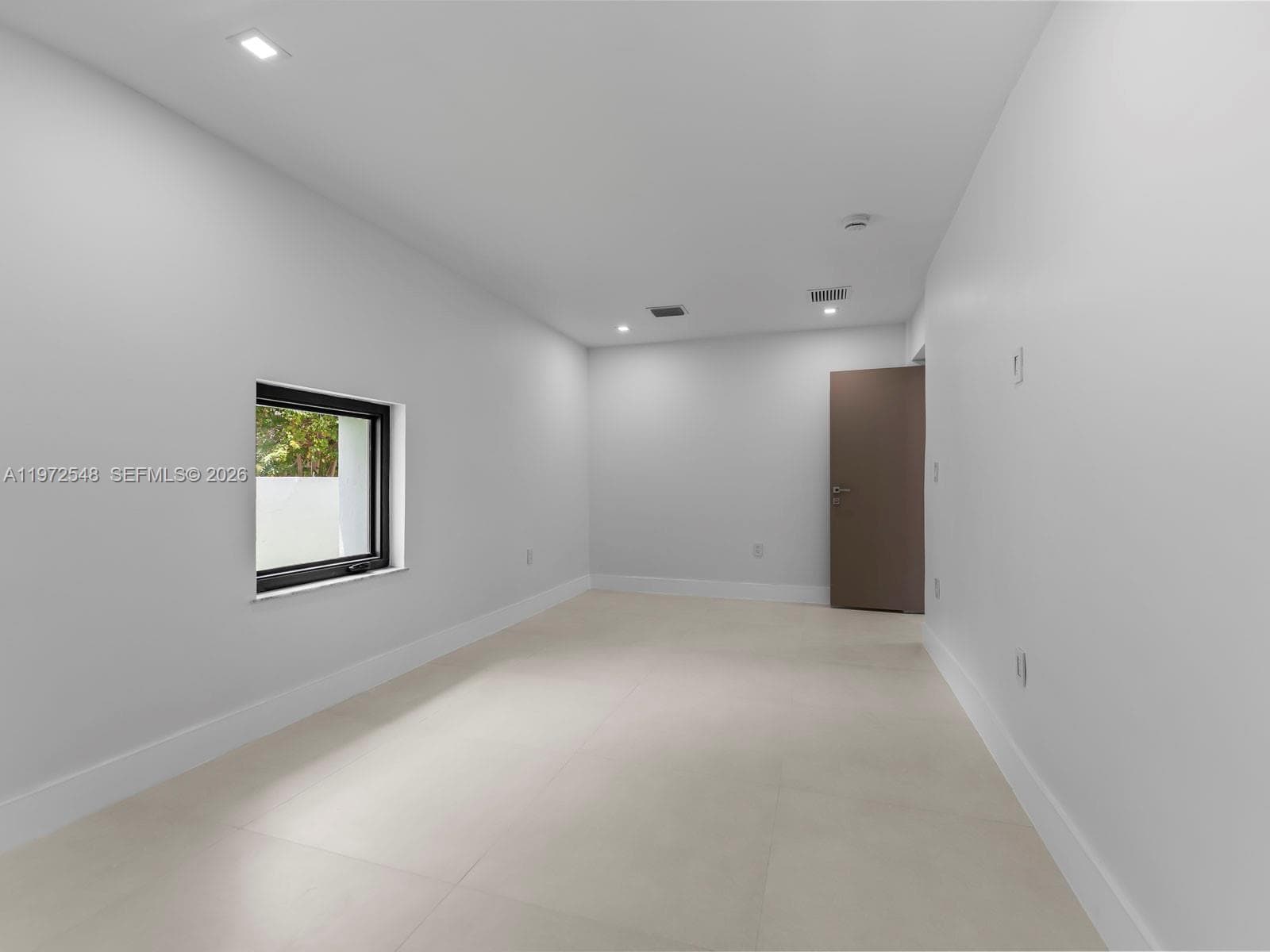 1221 Biarritz Dr, Miami Beach FL 33141 — 25