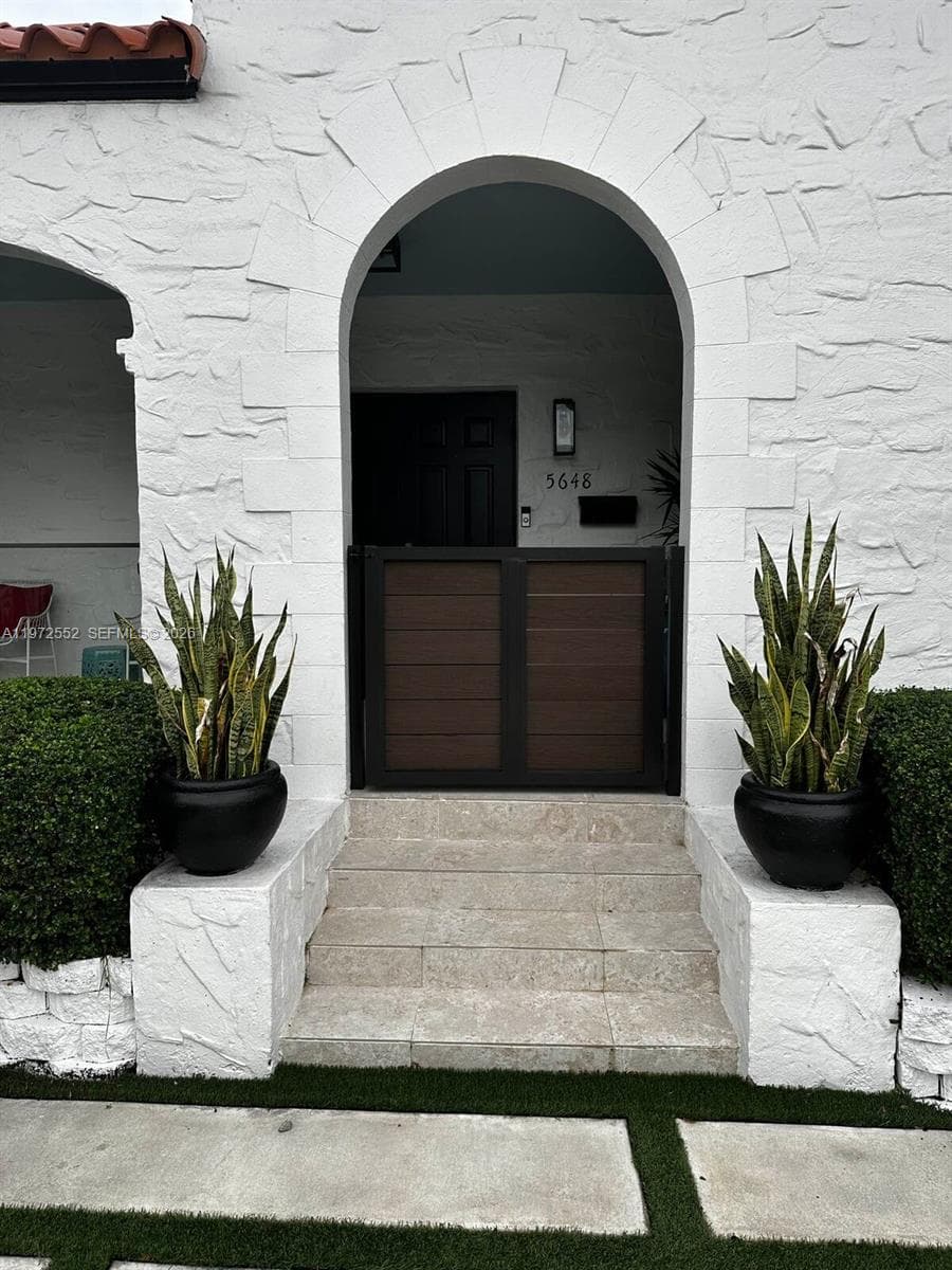 5648 SW 5th Ter, Miami FL 33134 — 2