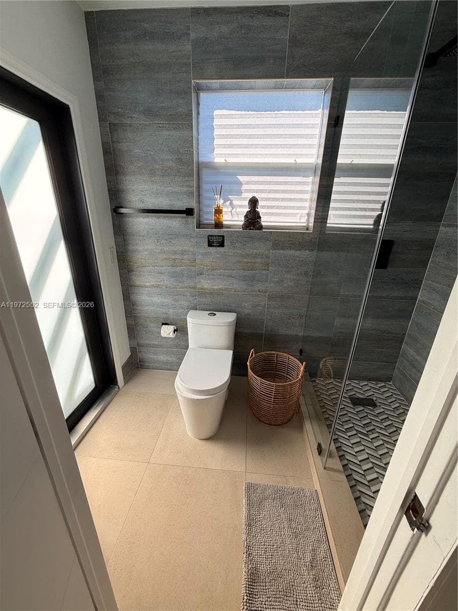 5648 SW 5th Ter, Miami FL 33134 — 16
