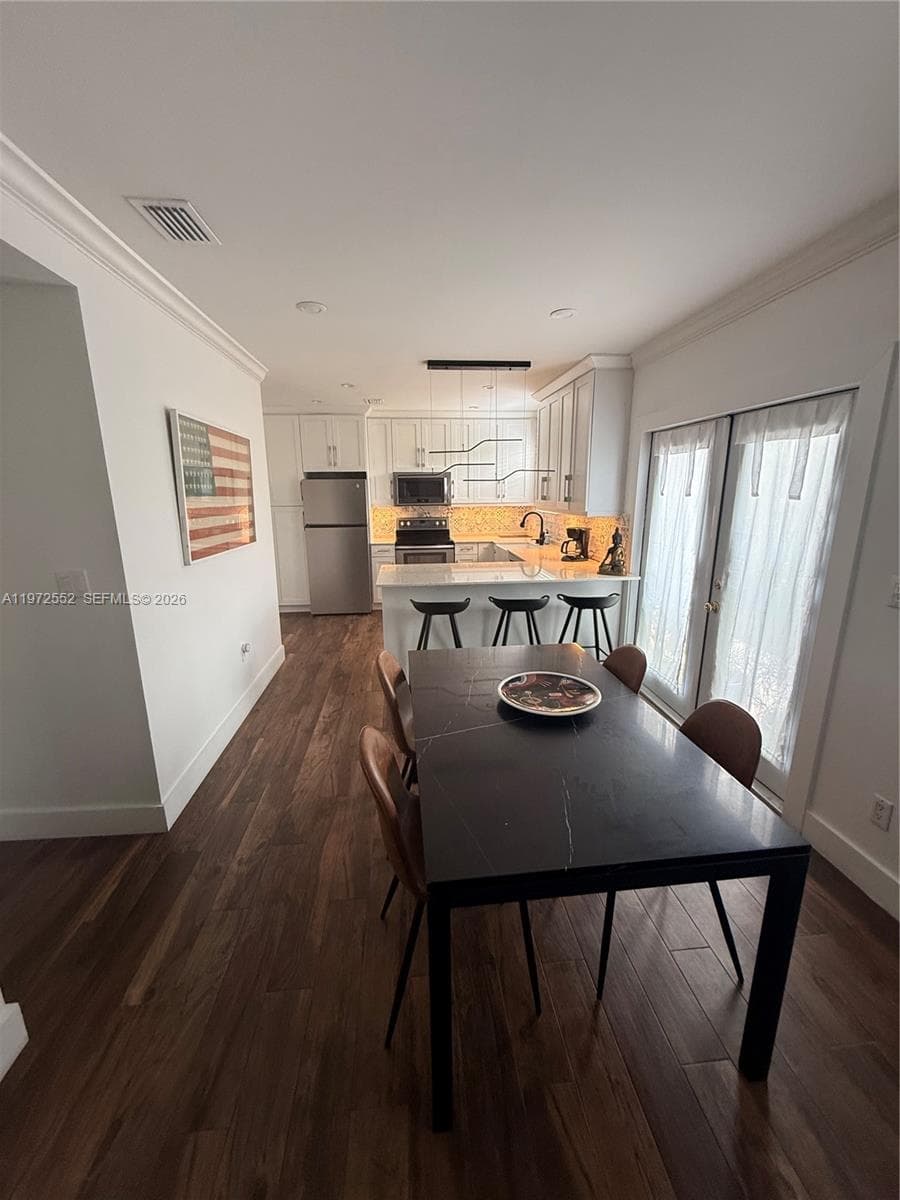 5648 SW 5th Ter, Miami FL 33134 — 8