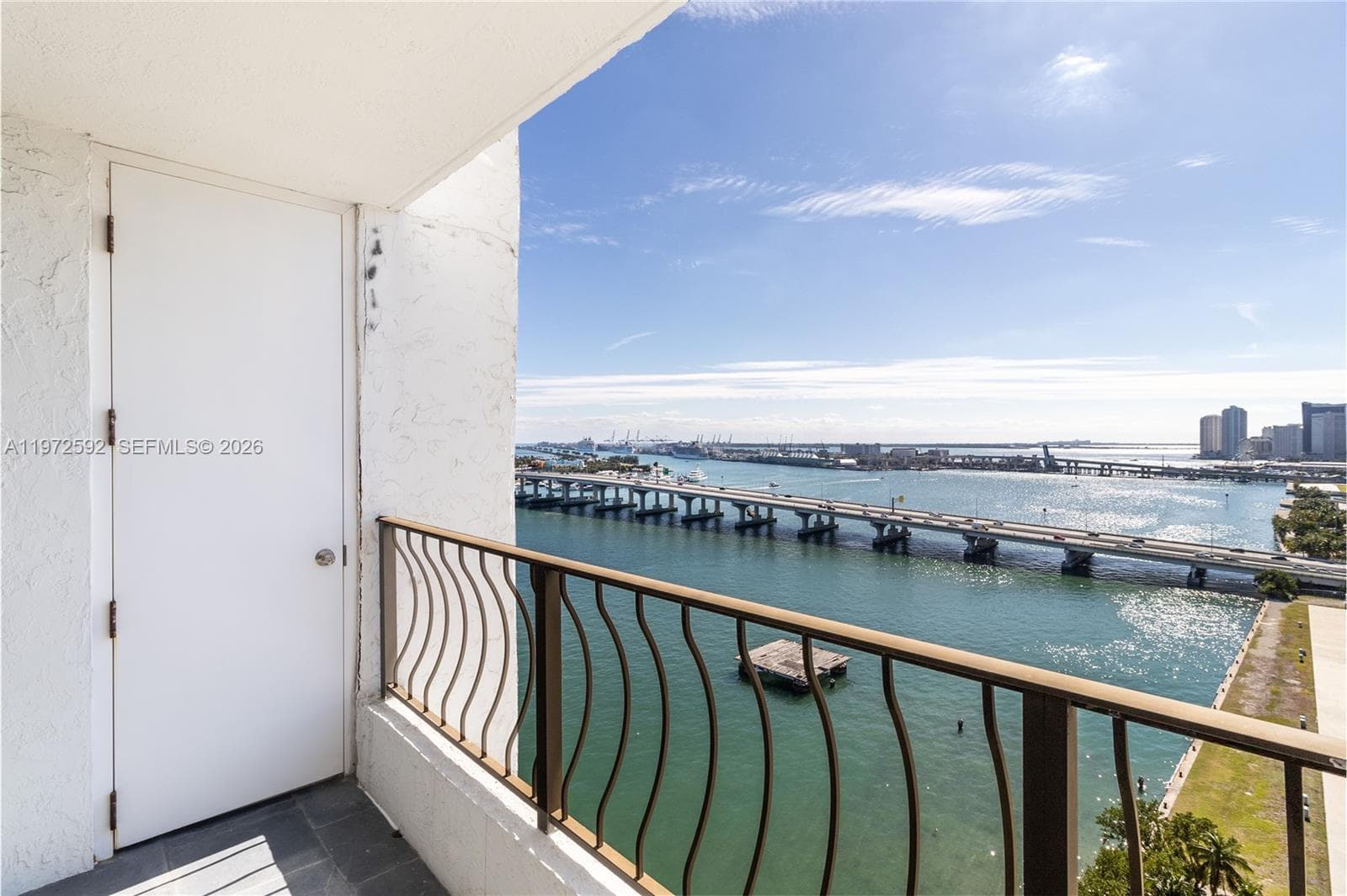 555 NE 15th St # 20A, Miami FL 33132 — 22