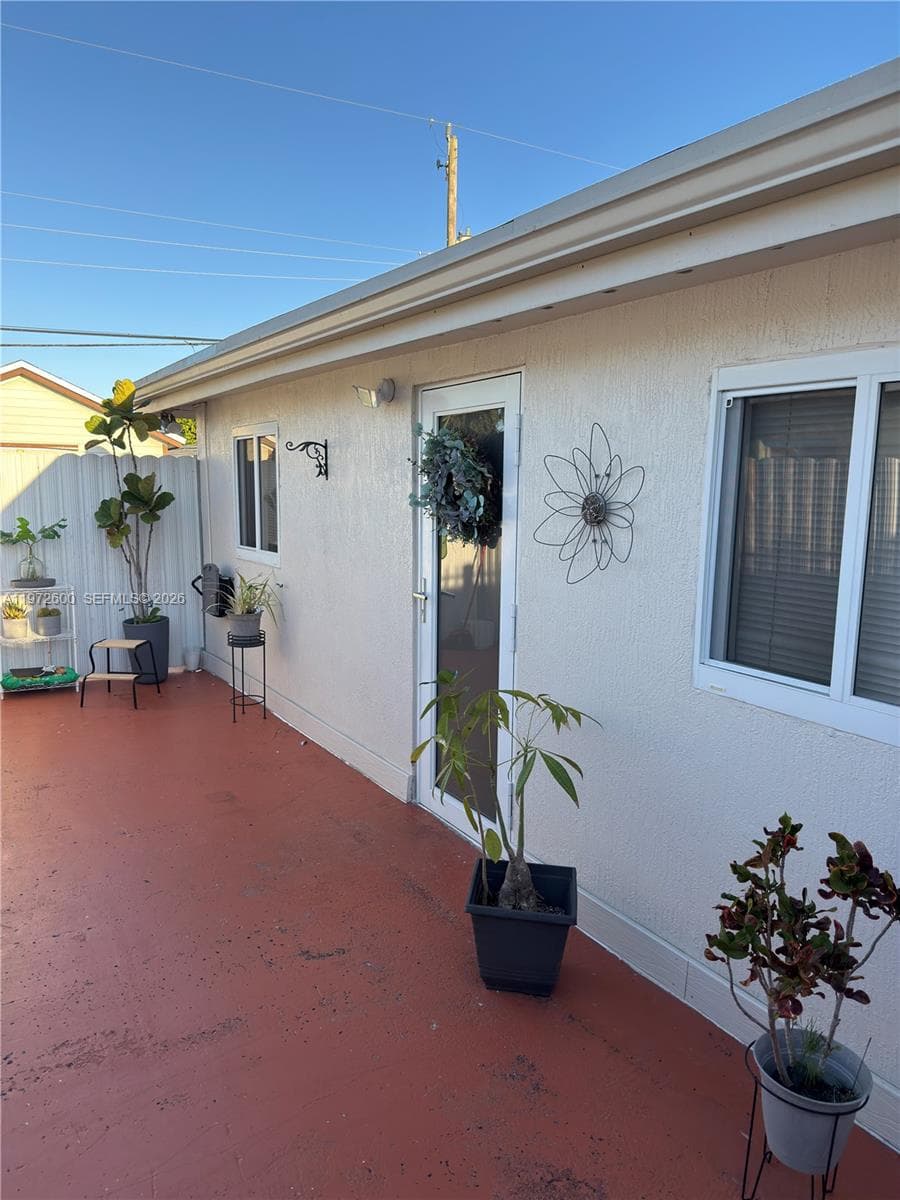 17221 NW 82nd Ave, Hialeah FL 33015 — 18