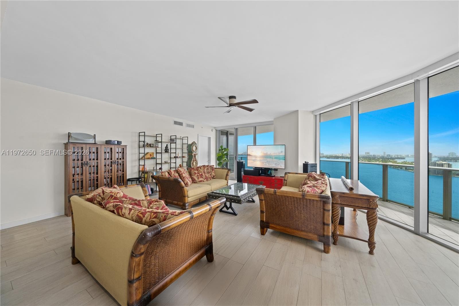 488 NE 18th St # 2112, Miami FL 33132 — 12