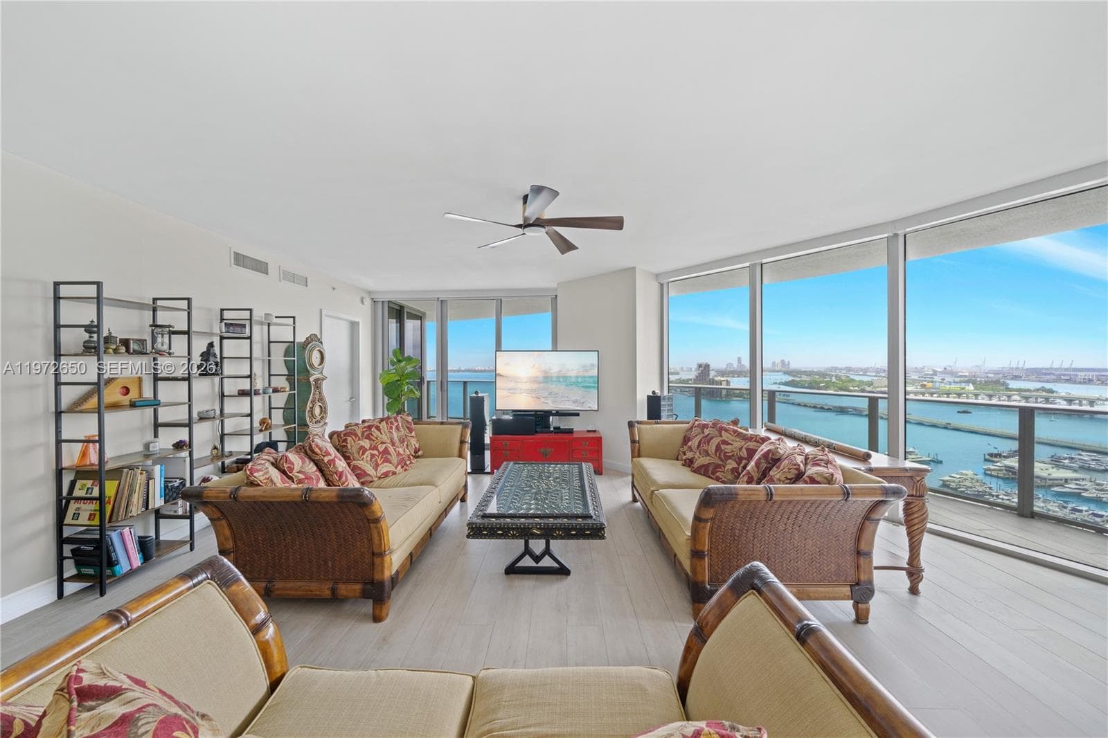 488 NE 18th St # 2112, Miami FL 33132 — 10