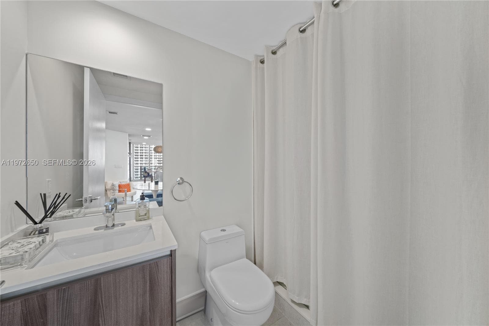 488 NE 18th St # 2112, Miami FL 33132 — 29