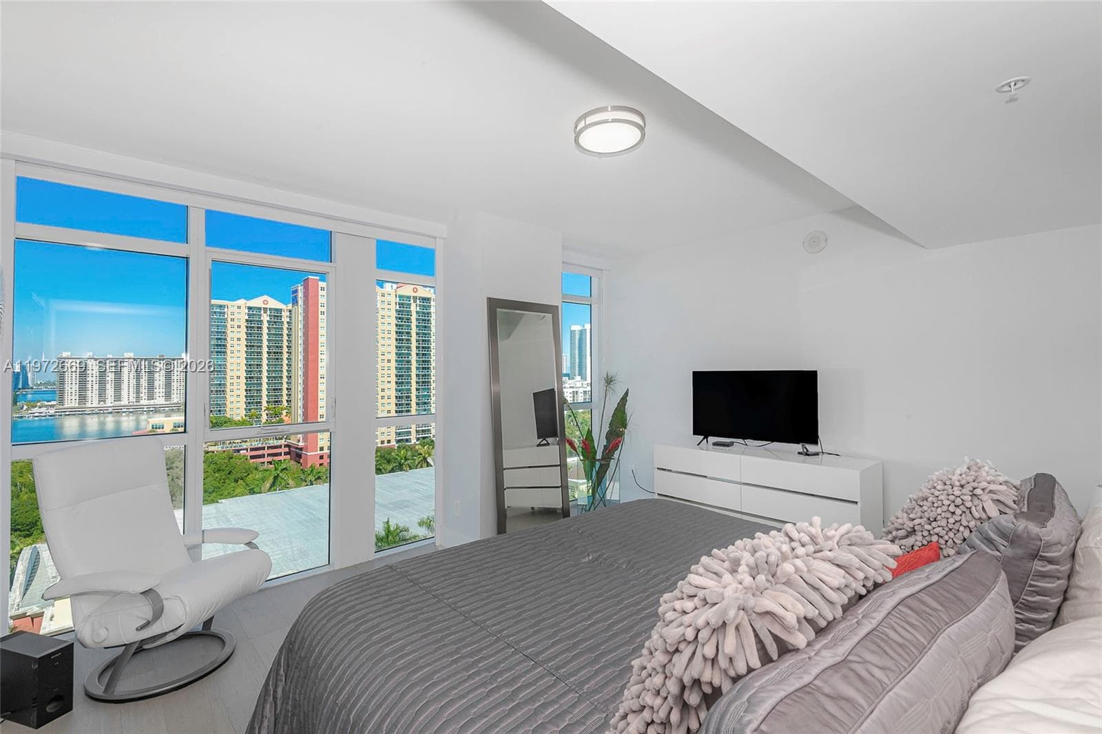 400 Sunny Isles Blvd UNIT, Sunny Isles Beach FL 33160 — 23