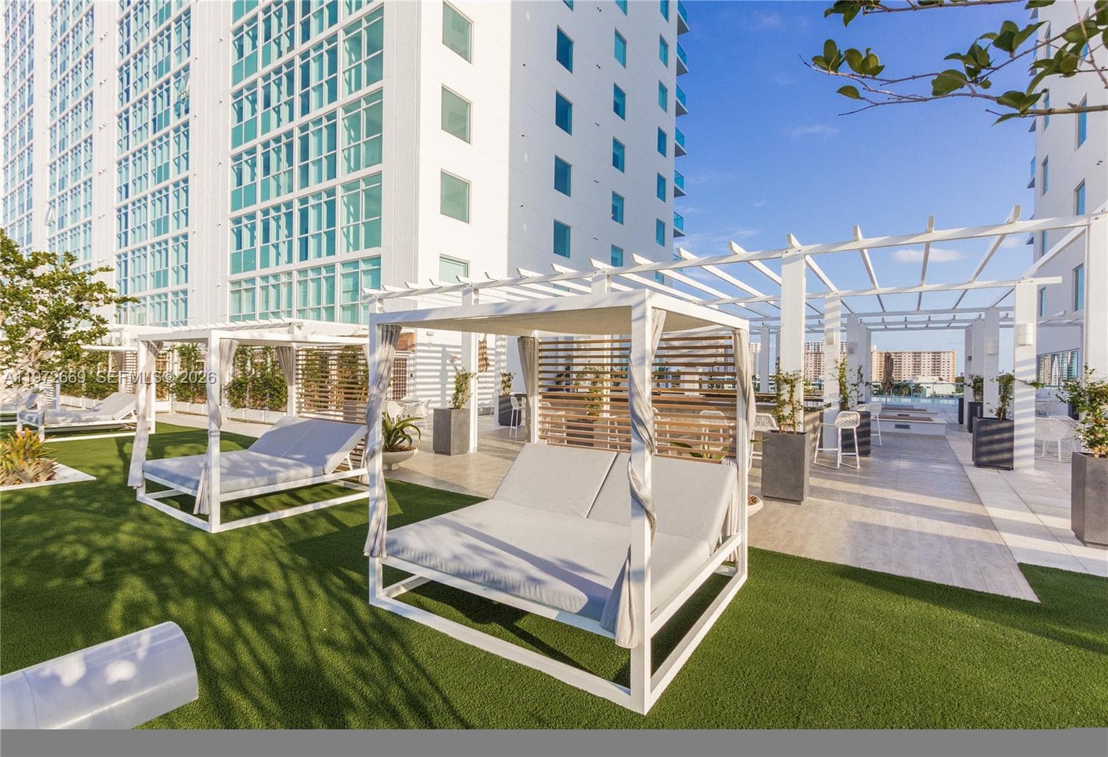 400 Sunny Isles Blvd UNIT, Sunny Isles Beach FL 33160 — 47