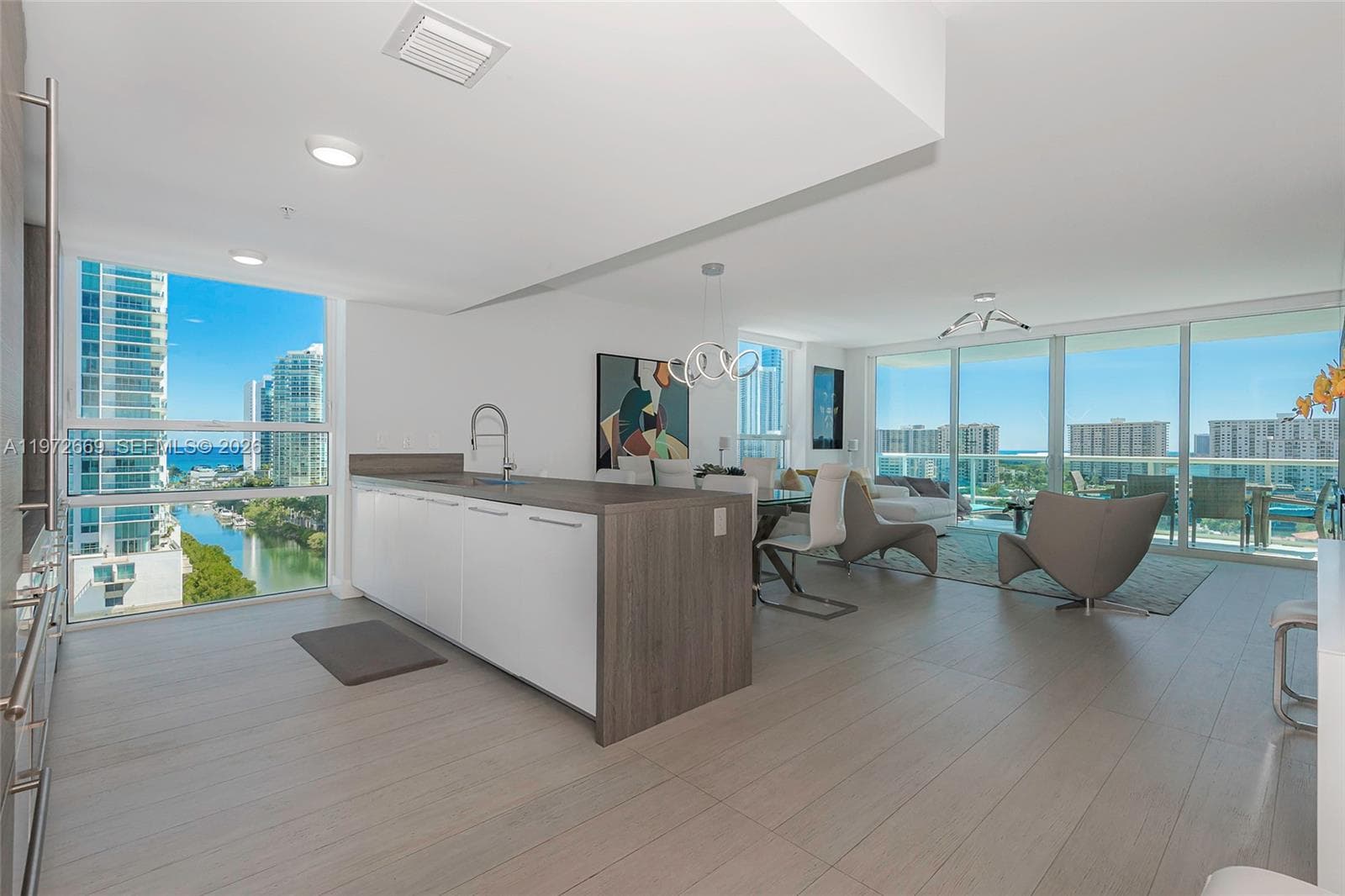 400 Sunny Isles Blvd UNIT, Sunny Isles Beach FL 33160 — 1