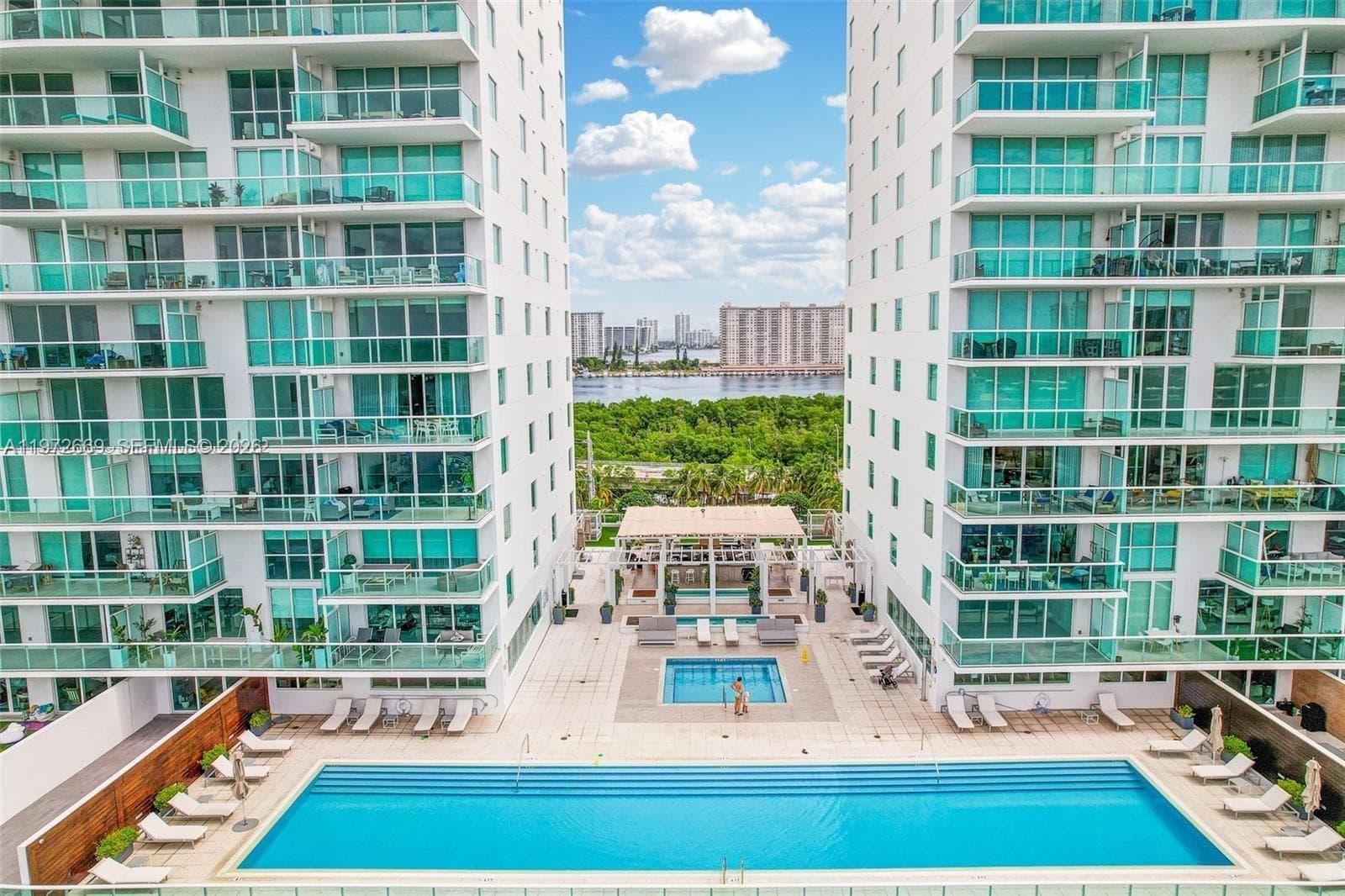 400 Sunny Isles Blvd UNIT, Sunny Isles Beach FL 33160 — 44