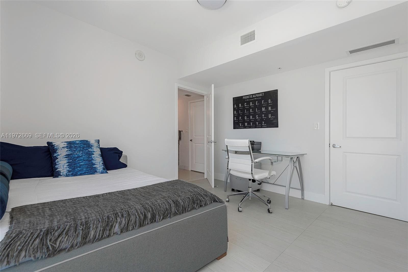 400 Sunny Isles Blvd UNIT, Sunny Isles Beach FL 33160 — 35