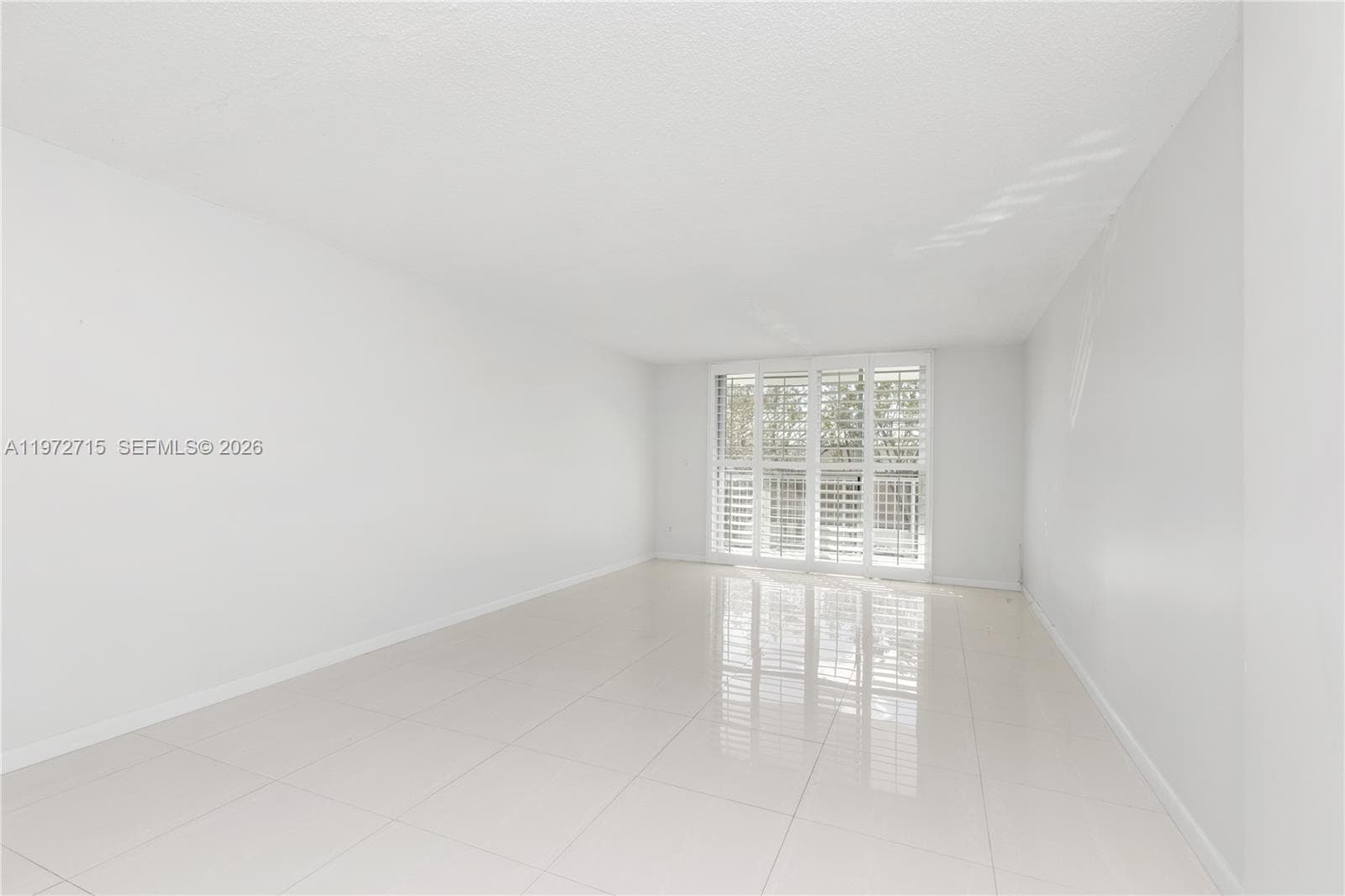 210 Sea View Dr # 207, Key Biscayne FL 33149 — 2