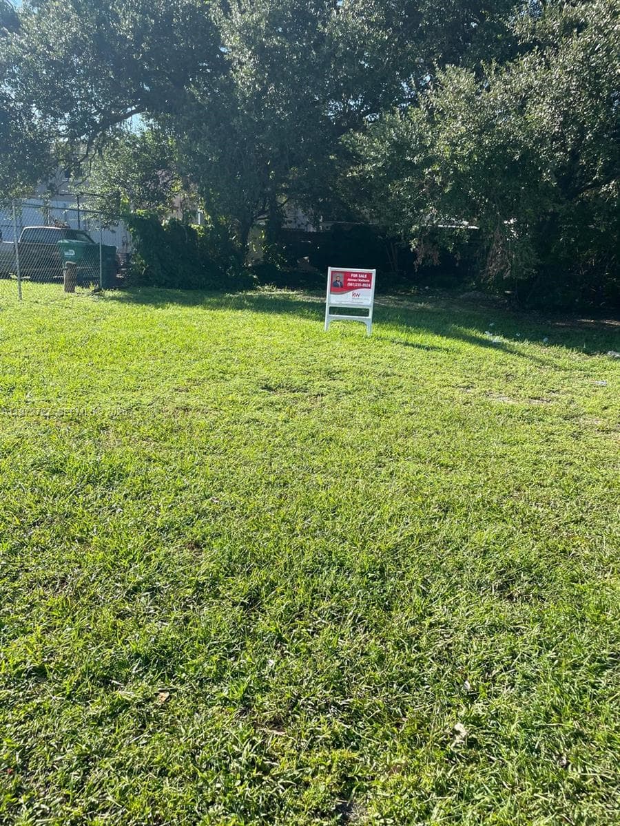 3066 NW 46th St, Miami FL 33142 — 1