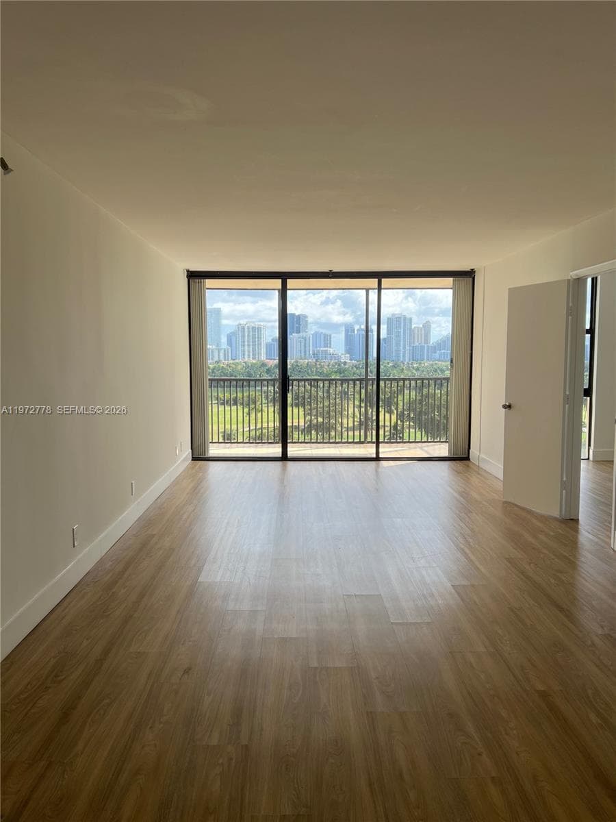 Coronado Condo- Tower Ii, Aventura, FL — 13