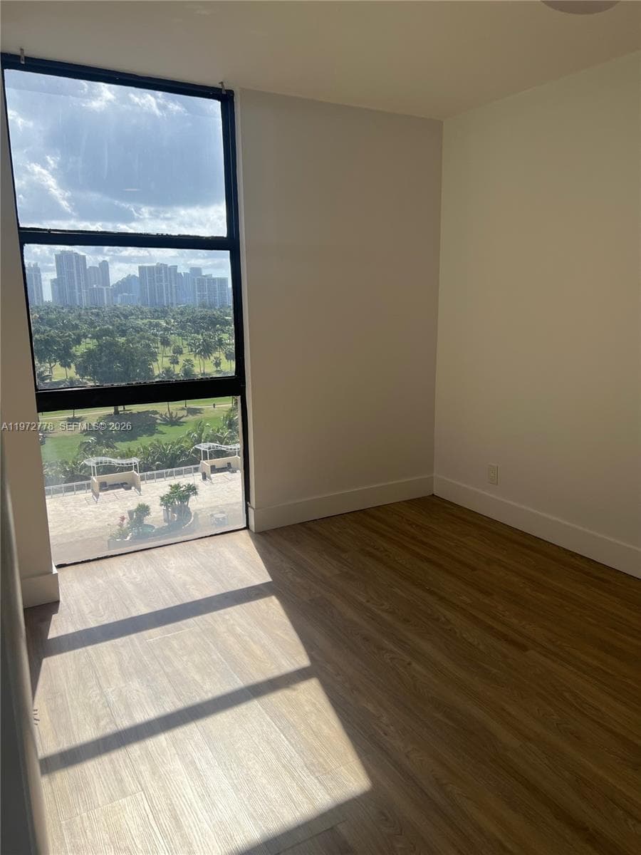 Coronado Condo- Tower Ii, Aventura, FL — 12